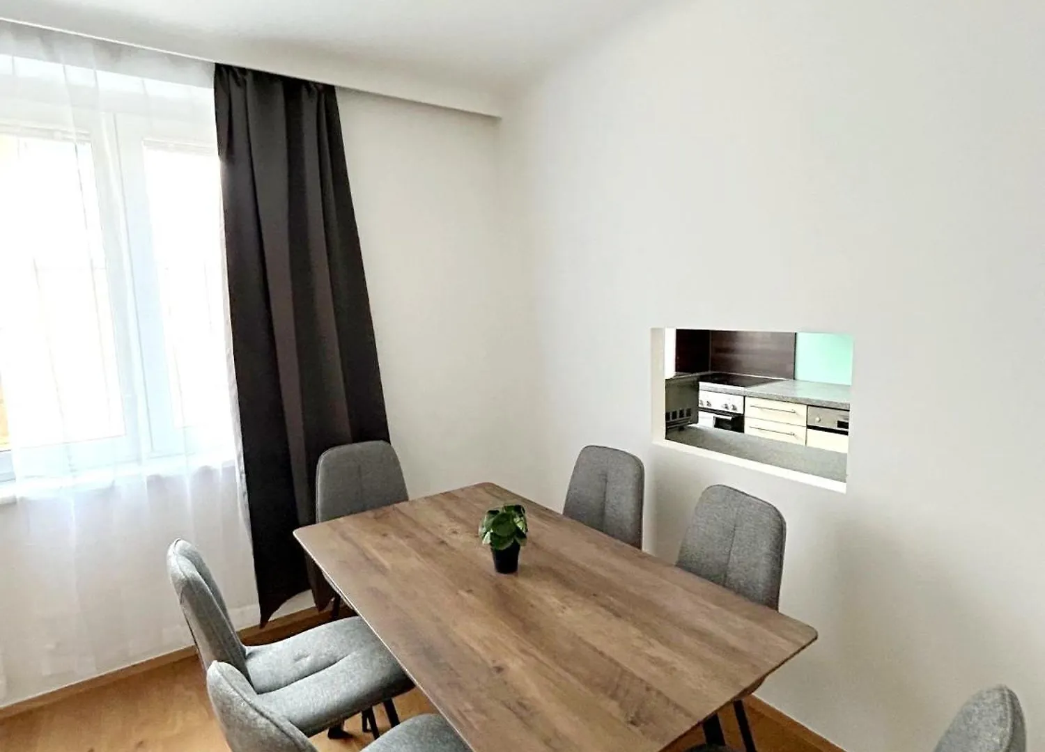 2 Rooms Apartment Near Schoenbrunn Palace Vienna