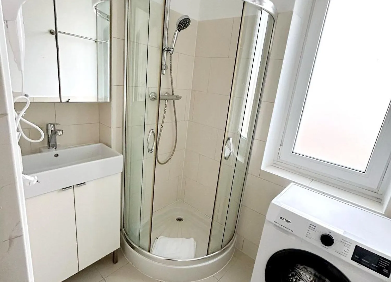 2 Rooms Apartment Near Schoenbrunn Palace Vienna Austria
