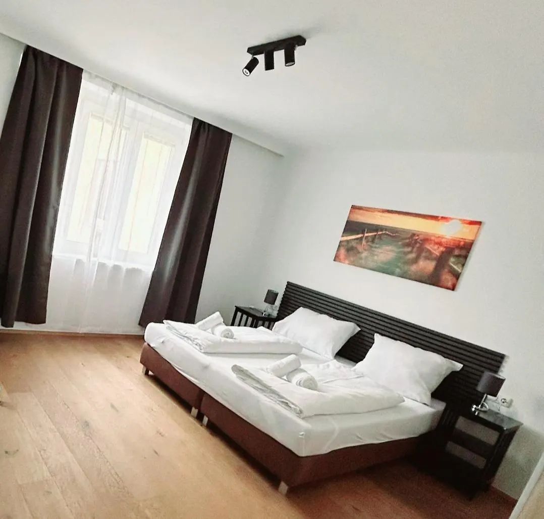 2 Rooms Apartment Near Schoenbrunn Palace Vienna